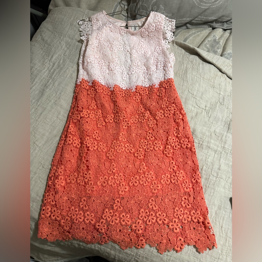 Julia Jordan two-toned lace dress
